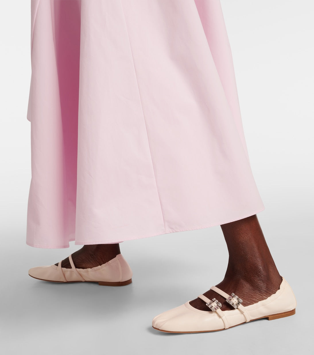 Roger Vivier - Crystal-embellished leather ballet flats