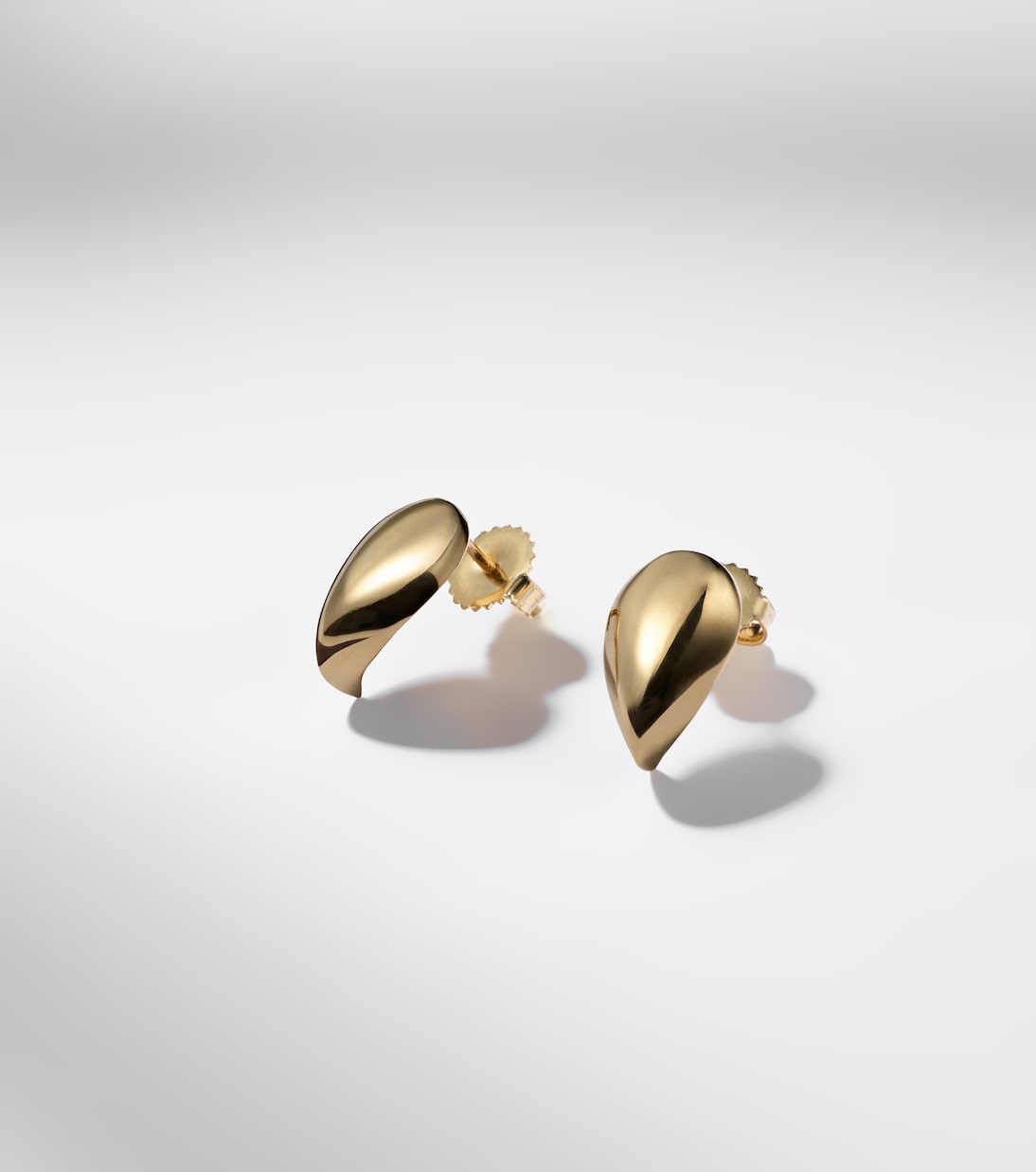 Suzanne Kalan - Curved Claw 18kt gold earrings