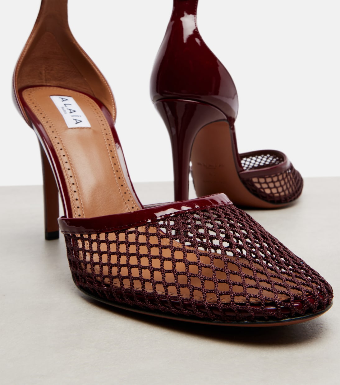 Alaïa - 90 fishnet pumps