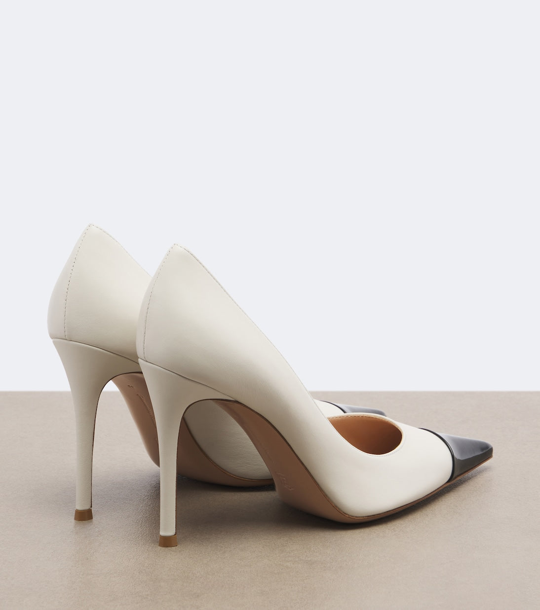 Gianvito Rossi - Patent leather-trimmed leather pumps