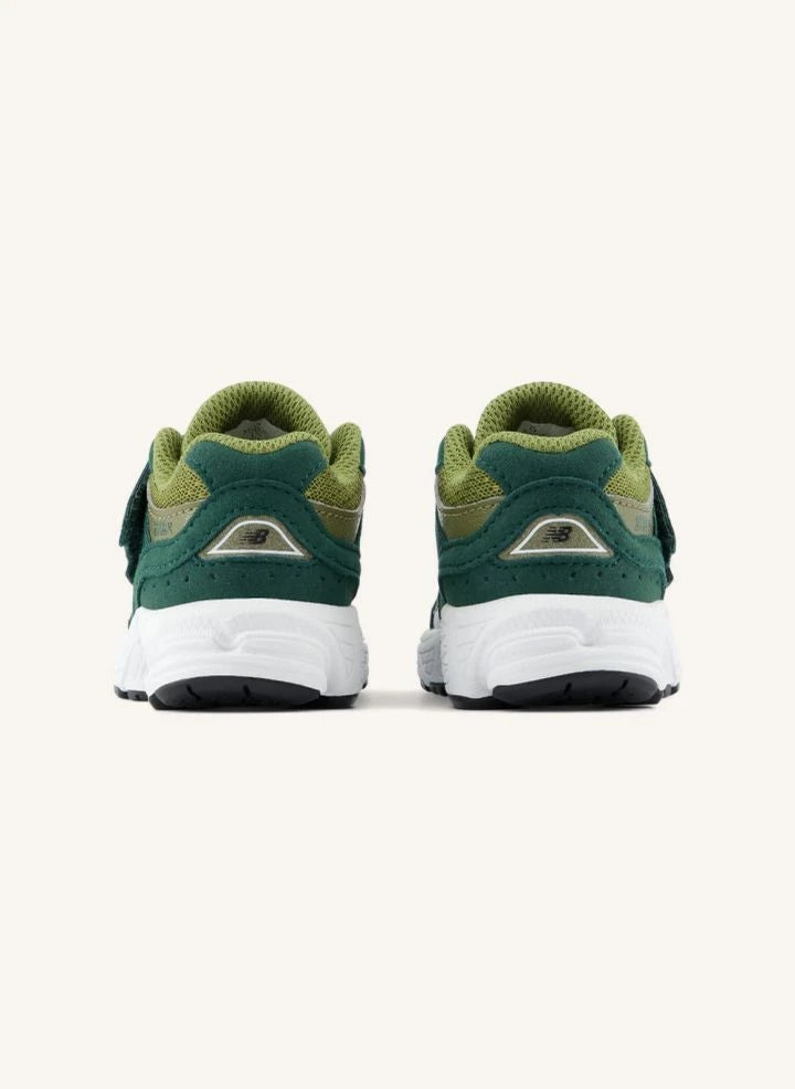 New Balance - Scratch Sneakers 2002 | Forest Green