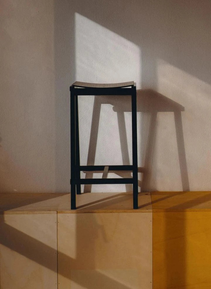 Hay - High stool 65 cm Taburete 8 | Black